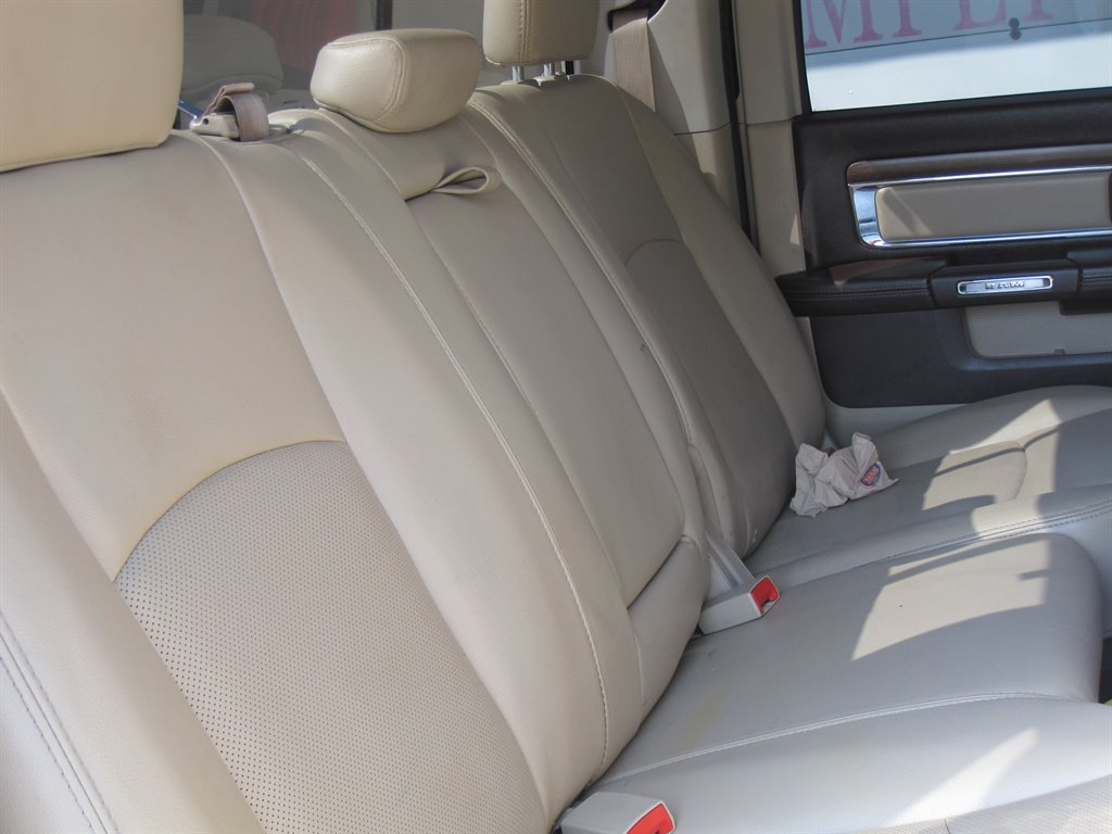 2015 RAM 3500 Laramie photo