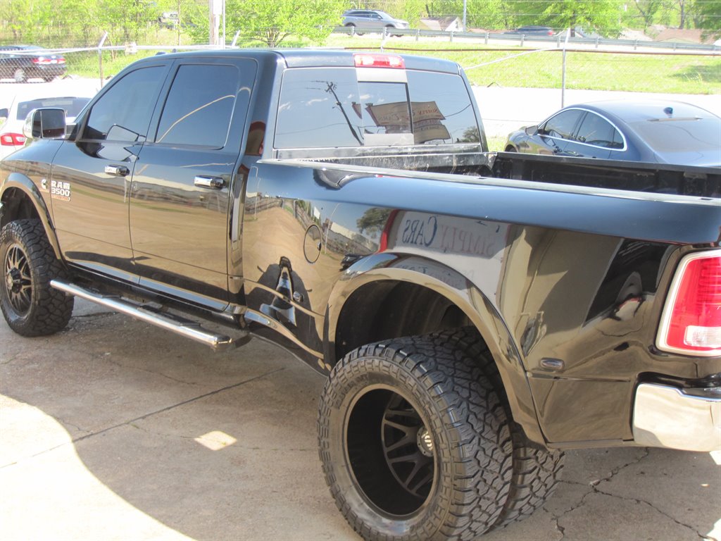2015 RAM 3500 Laramie photo
