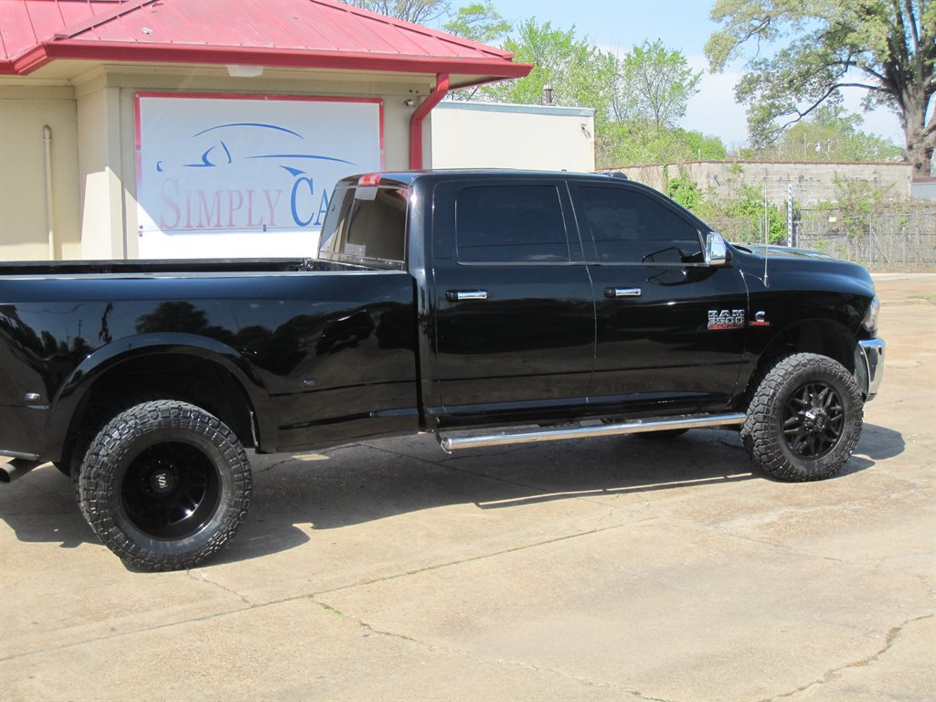 2015 RAM 3500 Laramie photo