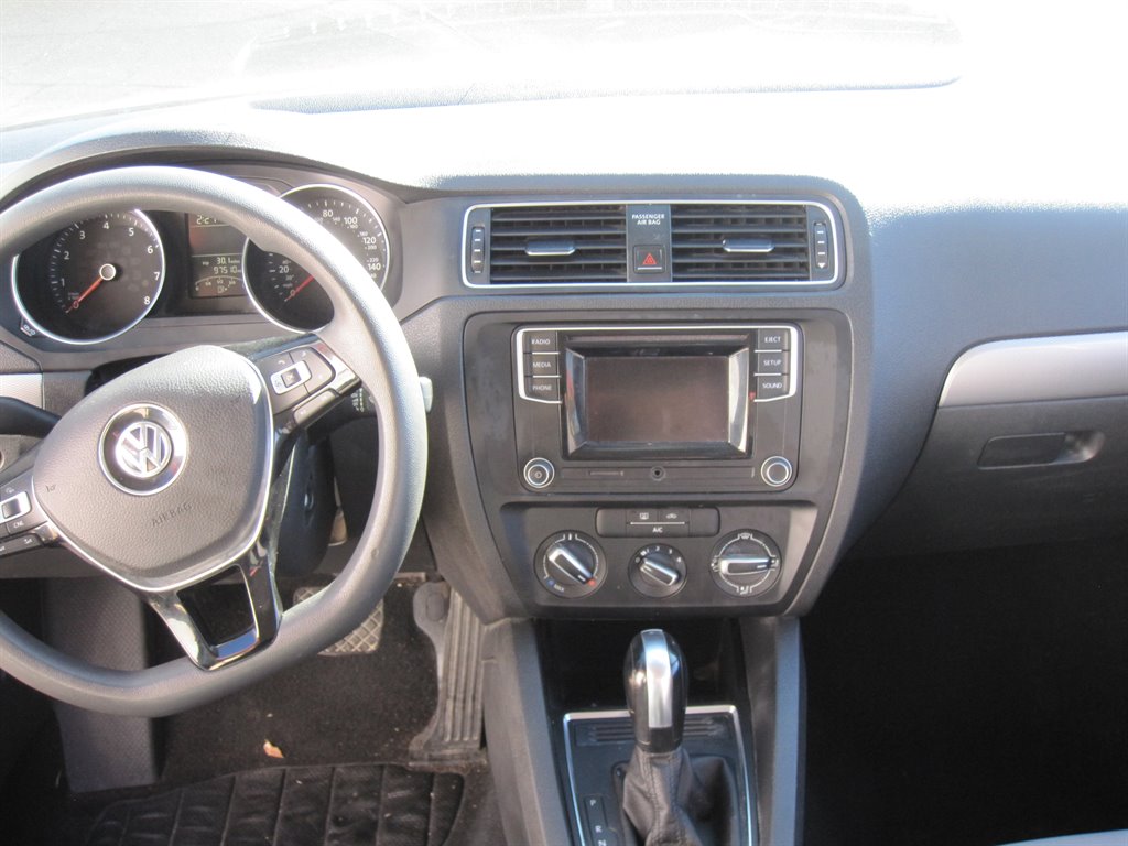 2017 Volkswagen Jetta S photo