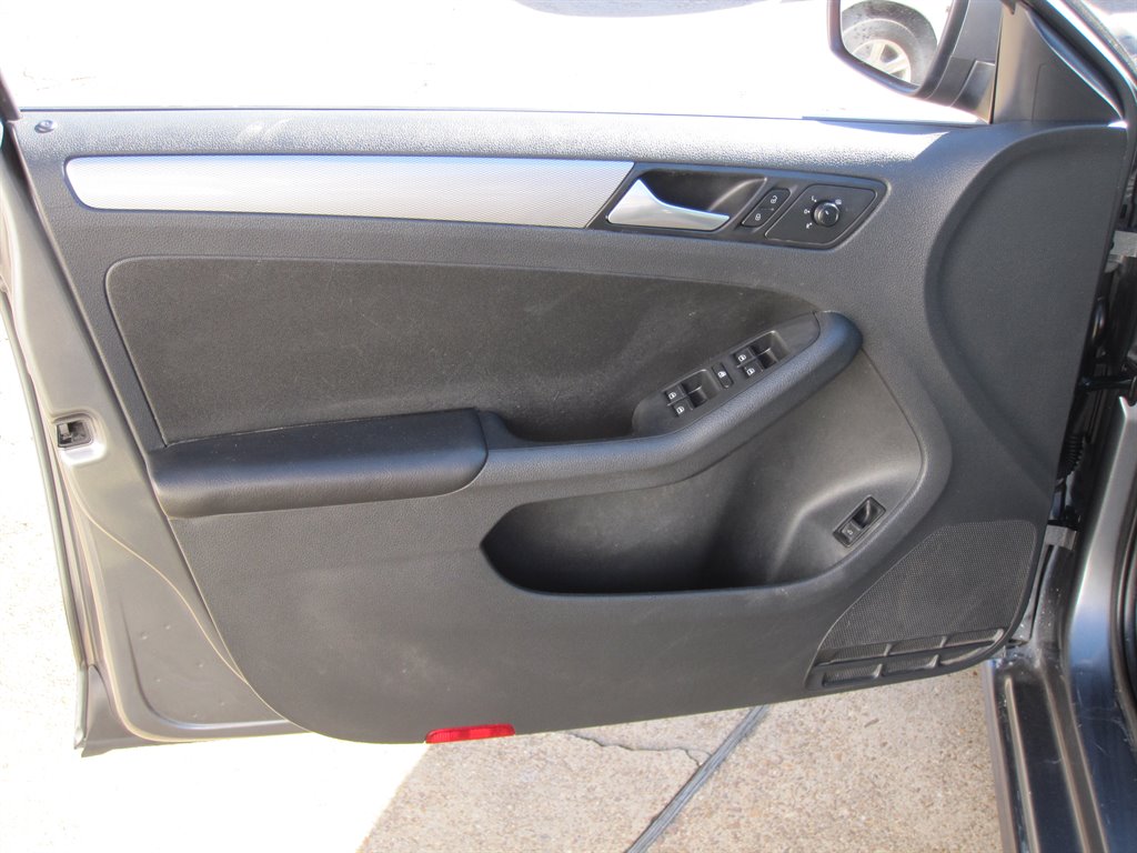 2017 Volkswagen Jetta S photo