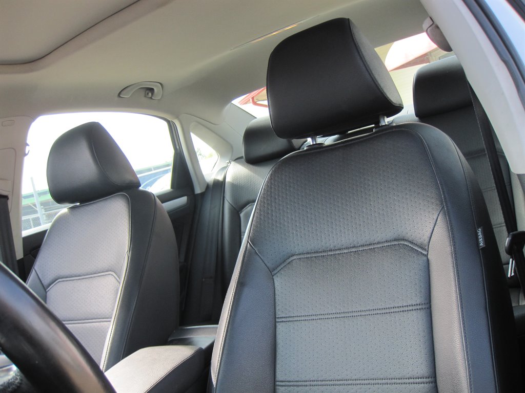 2012 Volkswagen Passat SE photo