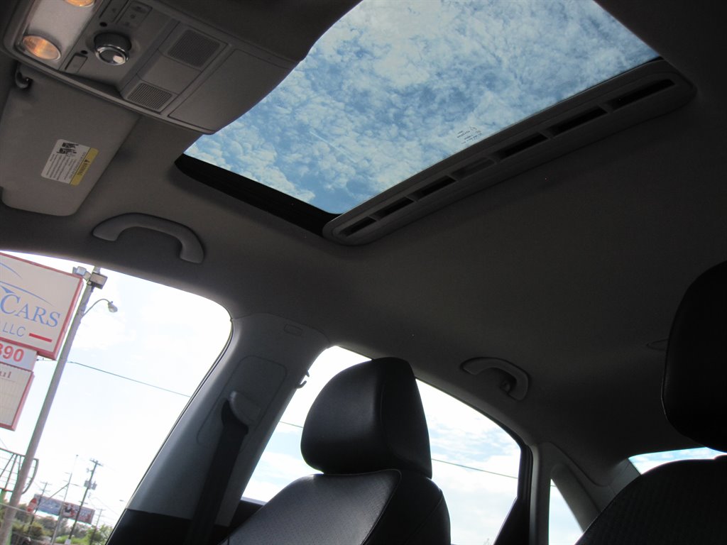 2012 Volkswagen Passat SE photo