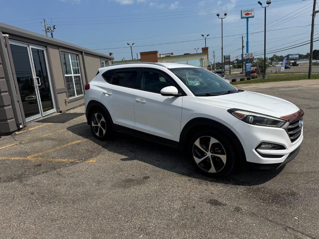 2016 Hyundai Tucson - $11,575