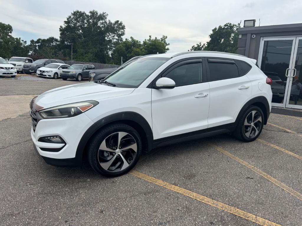 2016 Hyundai Tucson - $11,575