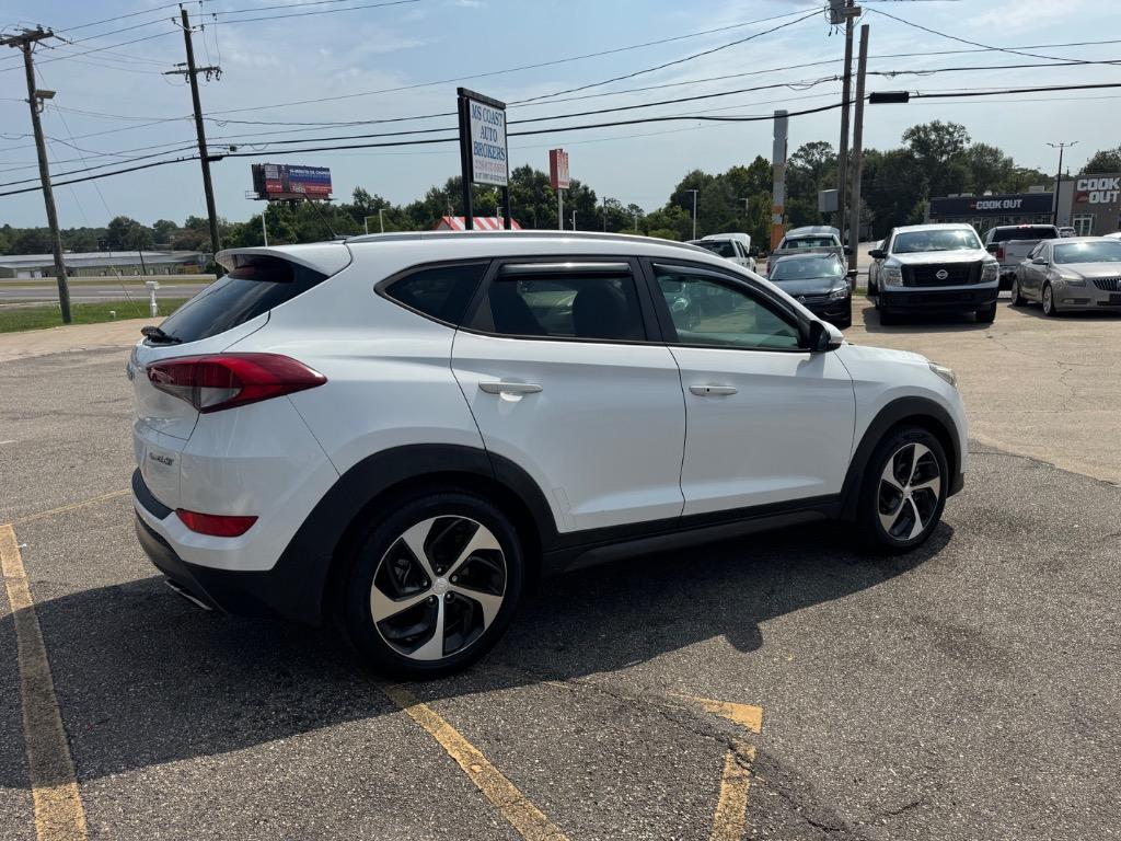 2016 Hyundai Tucson - $11,575