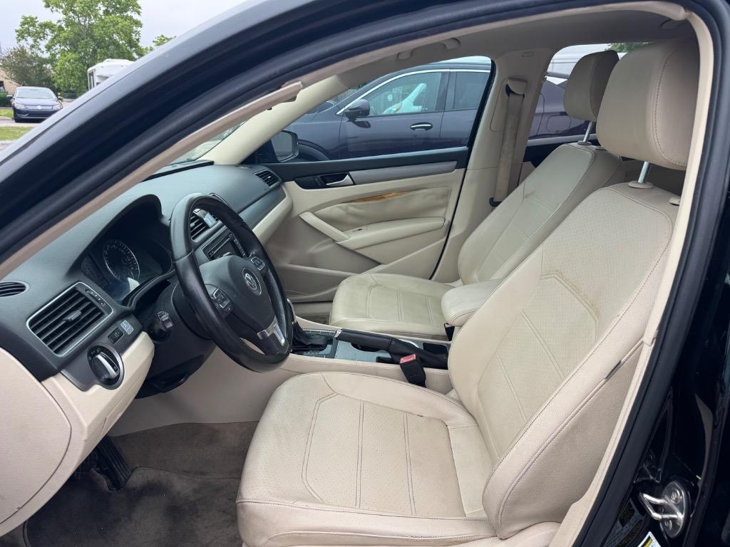2015 Volkswagen Passat - $8,400