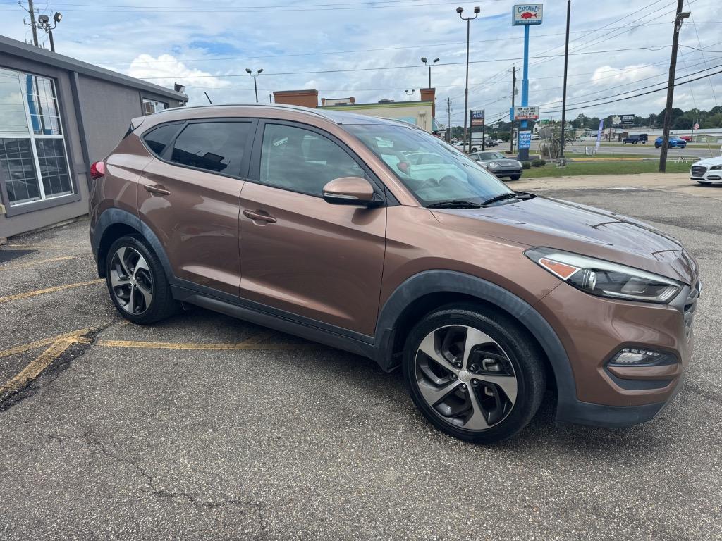 2016 Hyundai Tucson - $12,800