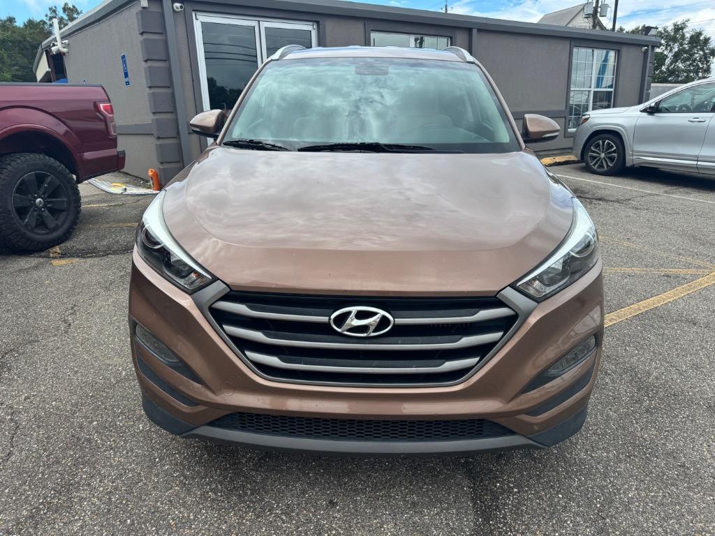 2016 Hyundai Tucson - $12,800