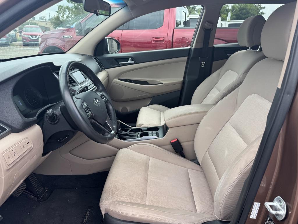 2016 Hyundai Tucson - $12,800