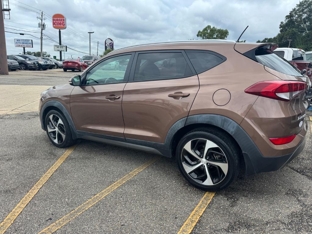 2016 Hyundai Tucson - $12,800