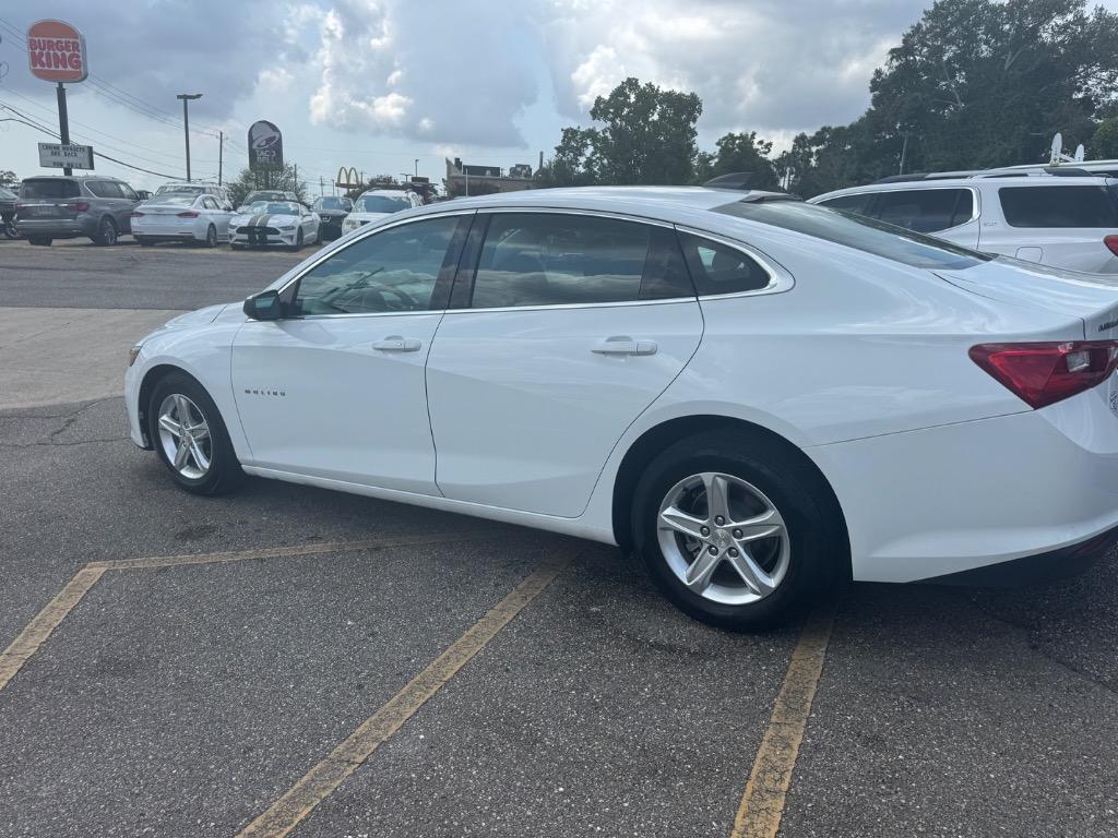 2021 Chevrolet Malibu - $12,400