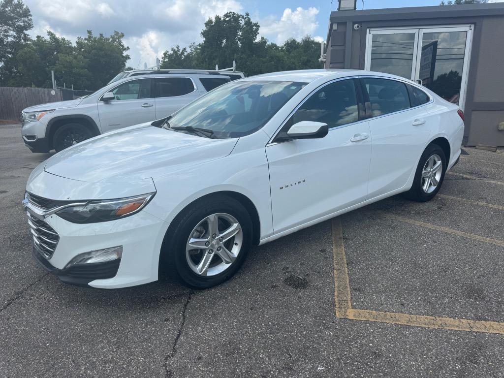 2021 Chevrolet Malibu - $12,400