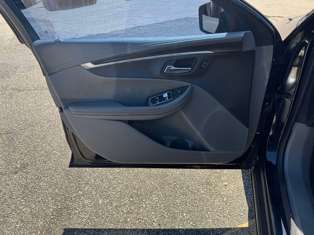 2014 Chevrolet Impala LT photo