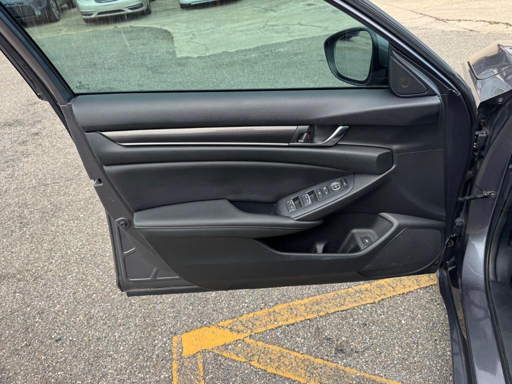 2020 Honda Accord - $15,100