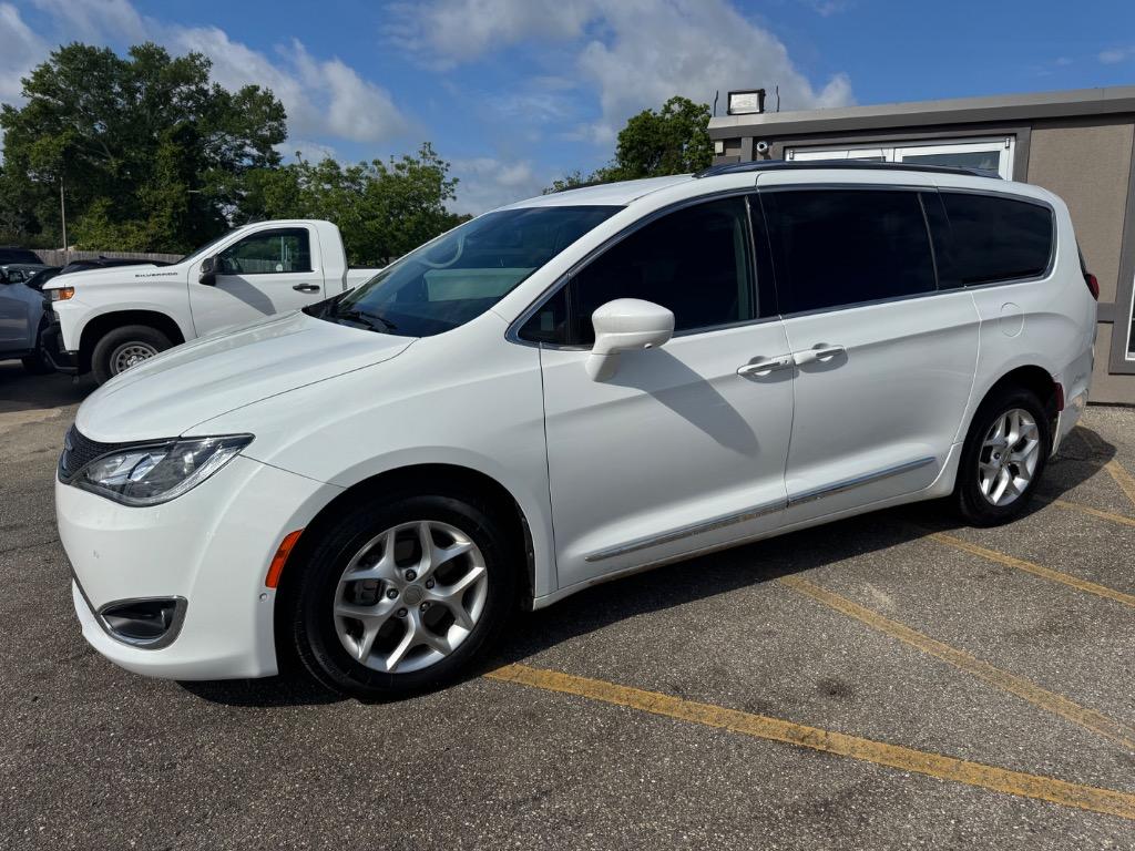 2020 Chrysler Pacifica - $14,995