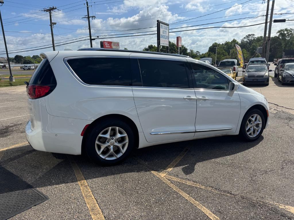 2020 Chrysler Pacifica - $14,995