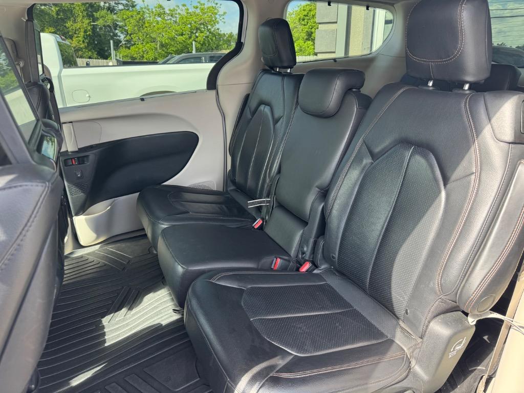 2020 Chrysler Pacifica - $14,995