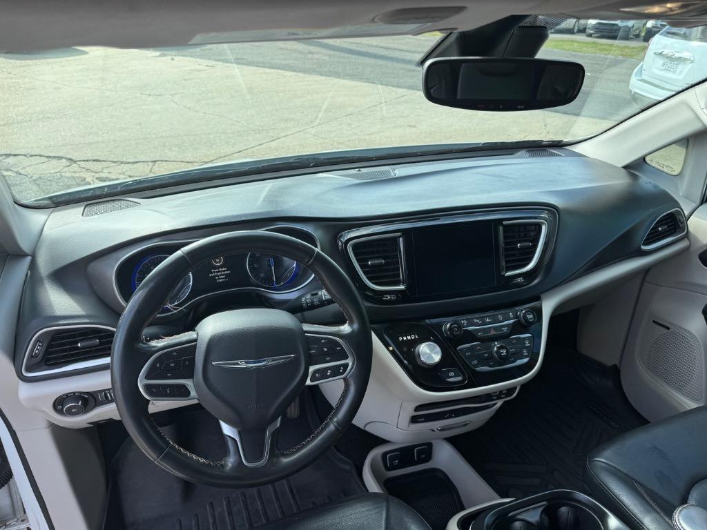 2020 Chrysler Pacifica - $14,995