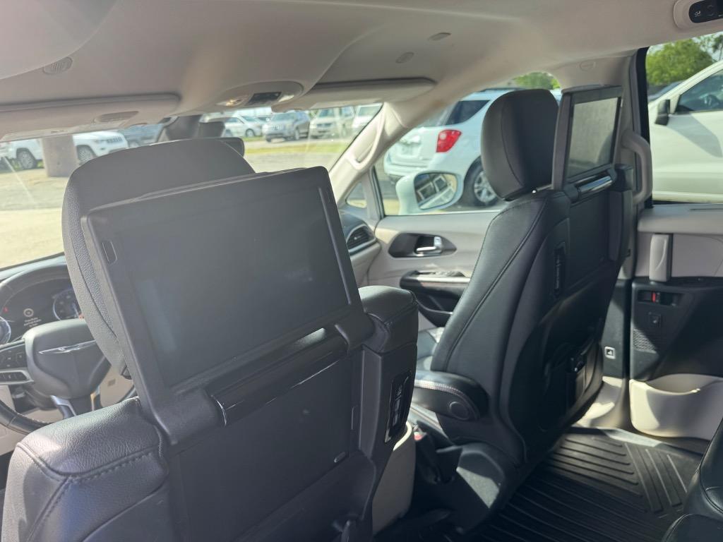 2020 Chrysler Pacifica - $14,995