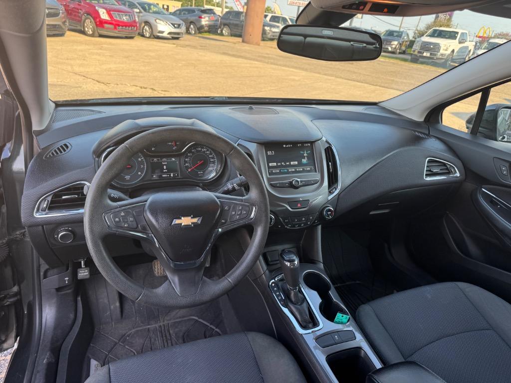 2018 Chevrolet Cruze - $11,995