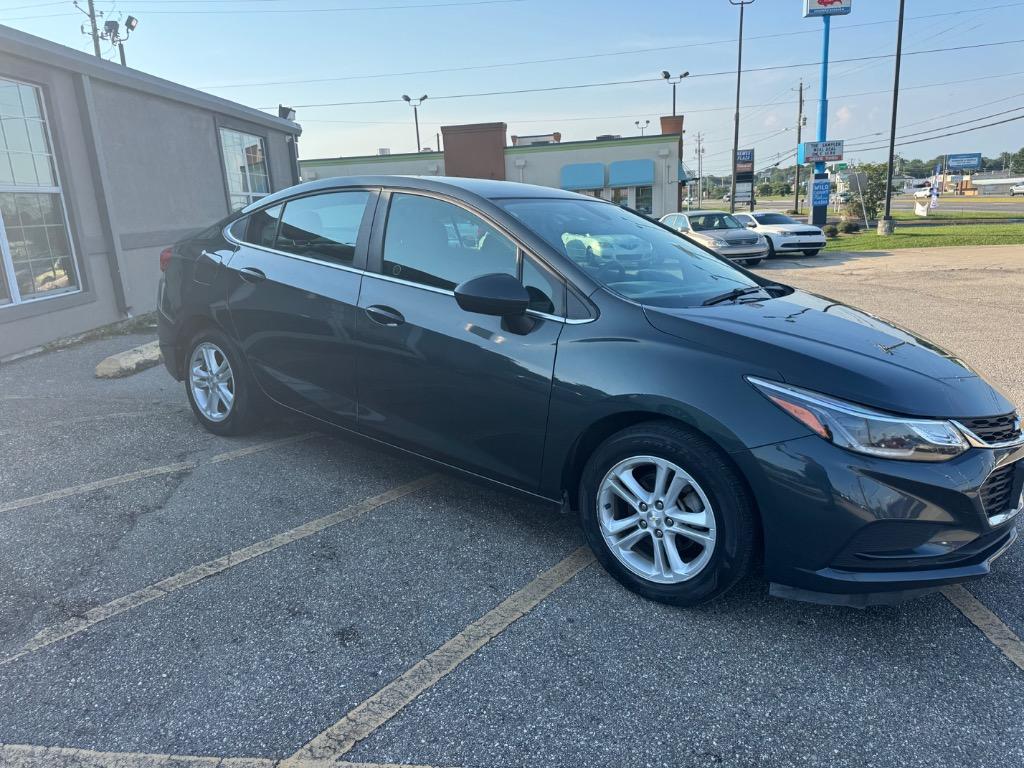 2018 Chevrolet Cruze - $11,995