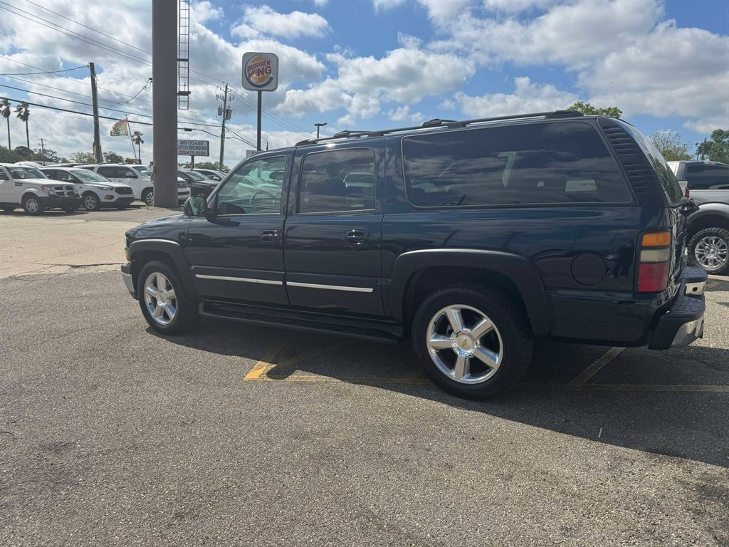 2004 Chevrolet Suburban 1500 LS photo