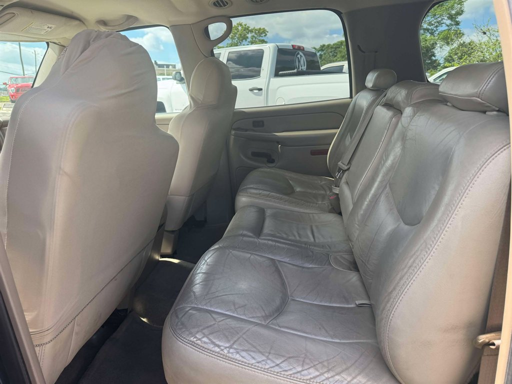 2004 Chevrolet Suburban 1500 LS photo