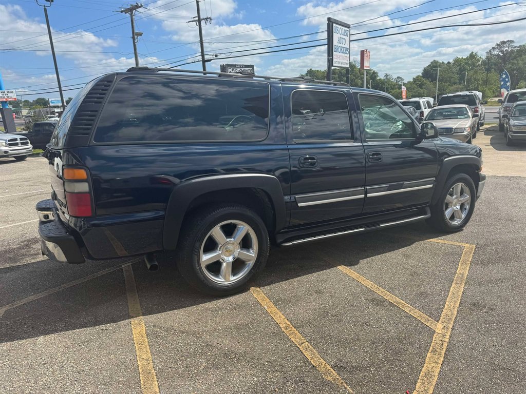 2004 Chevrolet Suburban 1500 LS photo