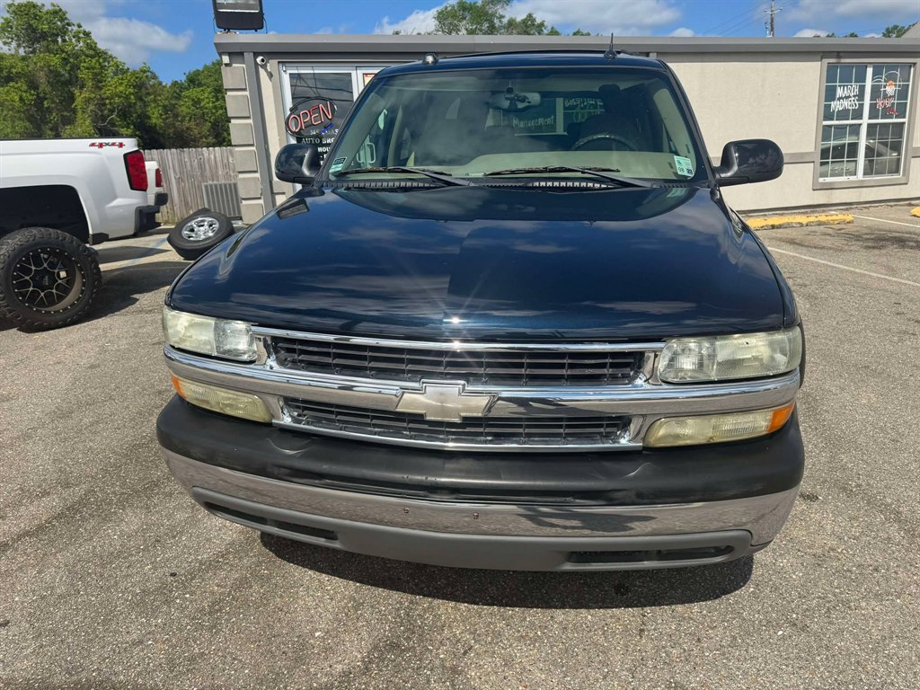 2004 Chevrolet Suburban 1500 LS photo