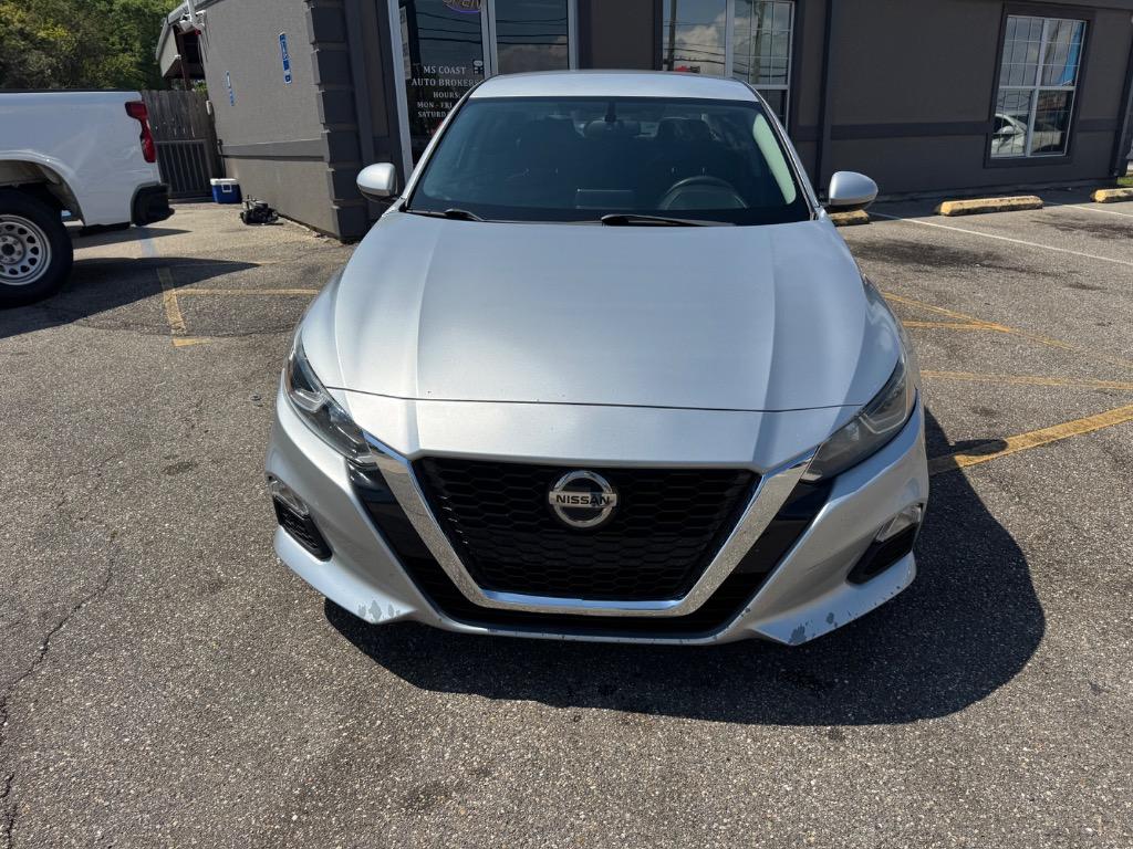 2019 Nissan Altima - $12,500
