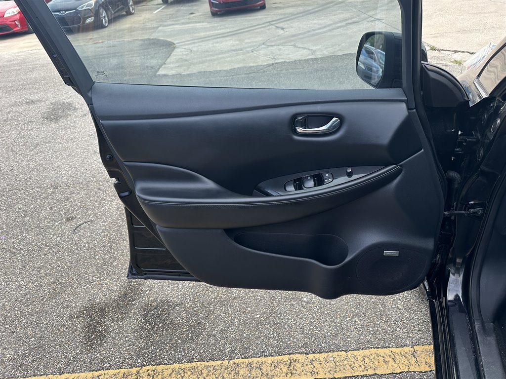 2014 Nissan LEAF S photo