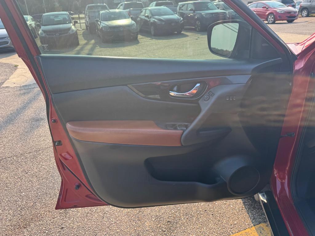 2017 Nissan Rogue - $10,995