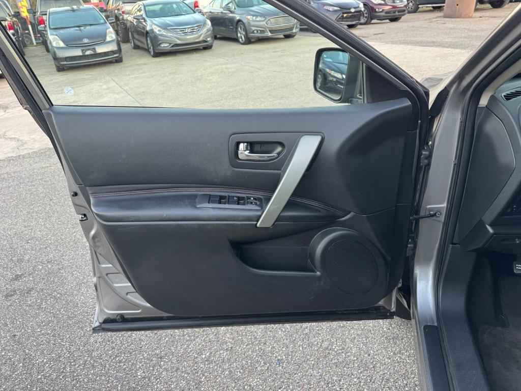 2013 Nissan Rogue - $10,500