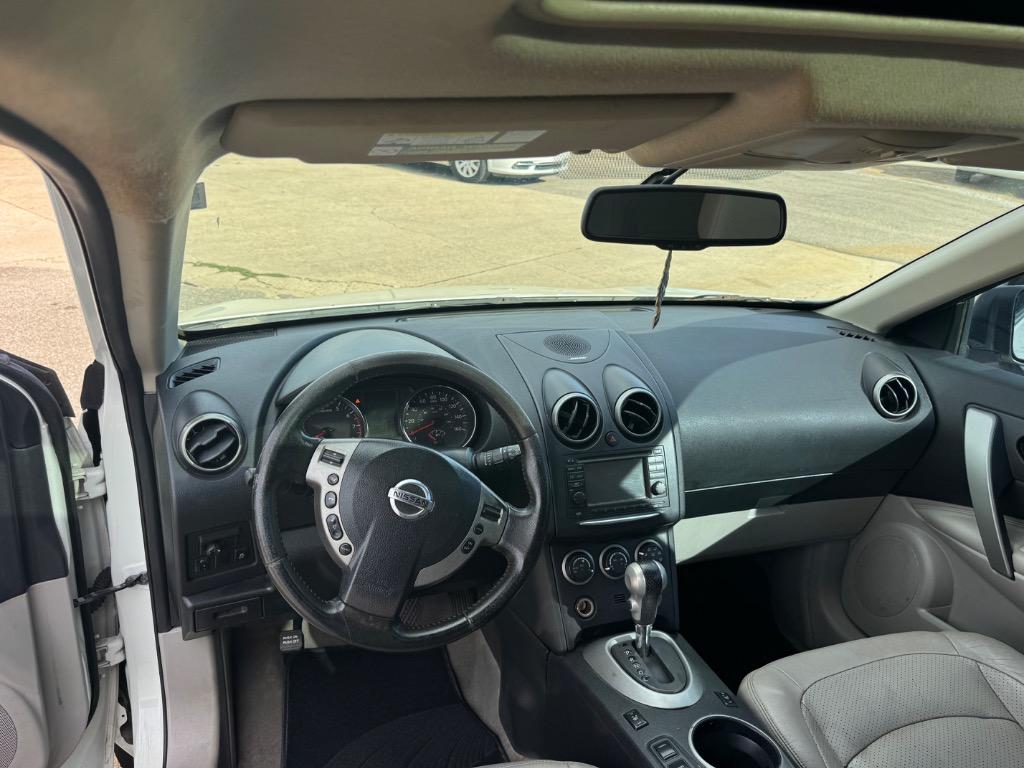 2013 Nissan Rogue - $9,400