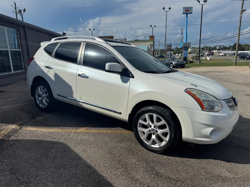 2013 Nissan Rogue - $9,400