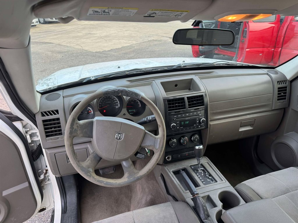 2009 Dodge Nitro SE photo