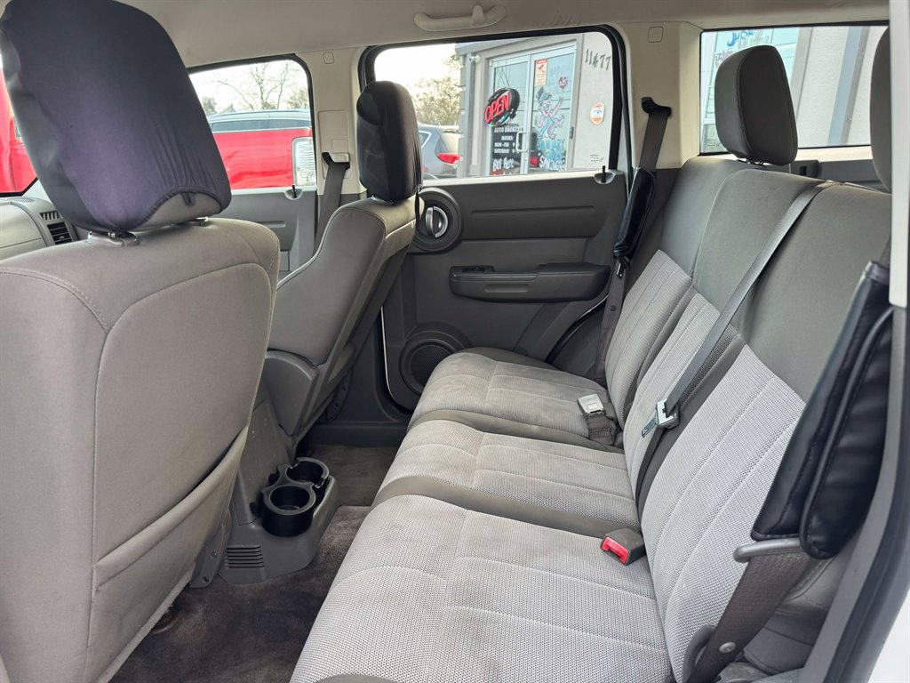 2009 Dodge Nitro SE photo
