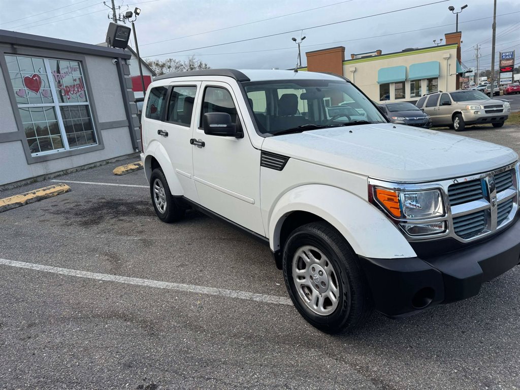 2009 Dodge Nitro SE photo