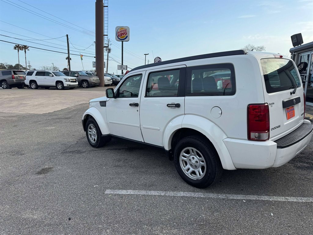 2009 Dodge Nitro SE photo