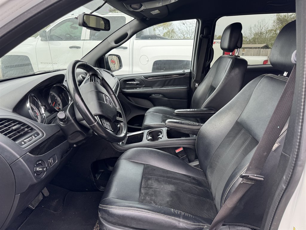 2017 Dodge Grand Caravan SXT photo