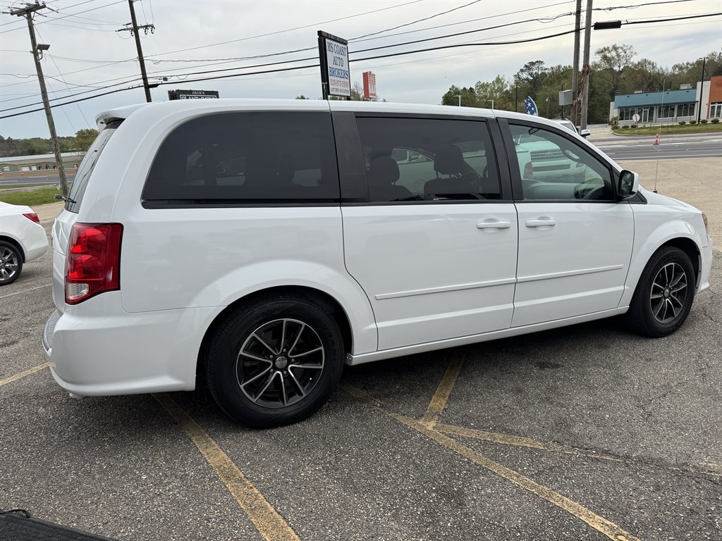 2017 Dodge Grand Caravan SXT photo