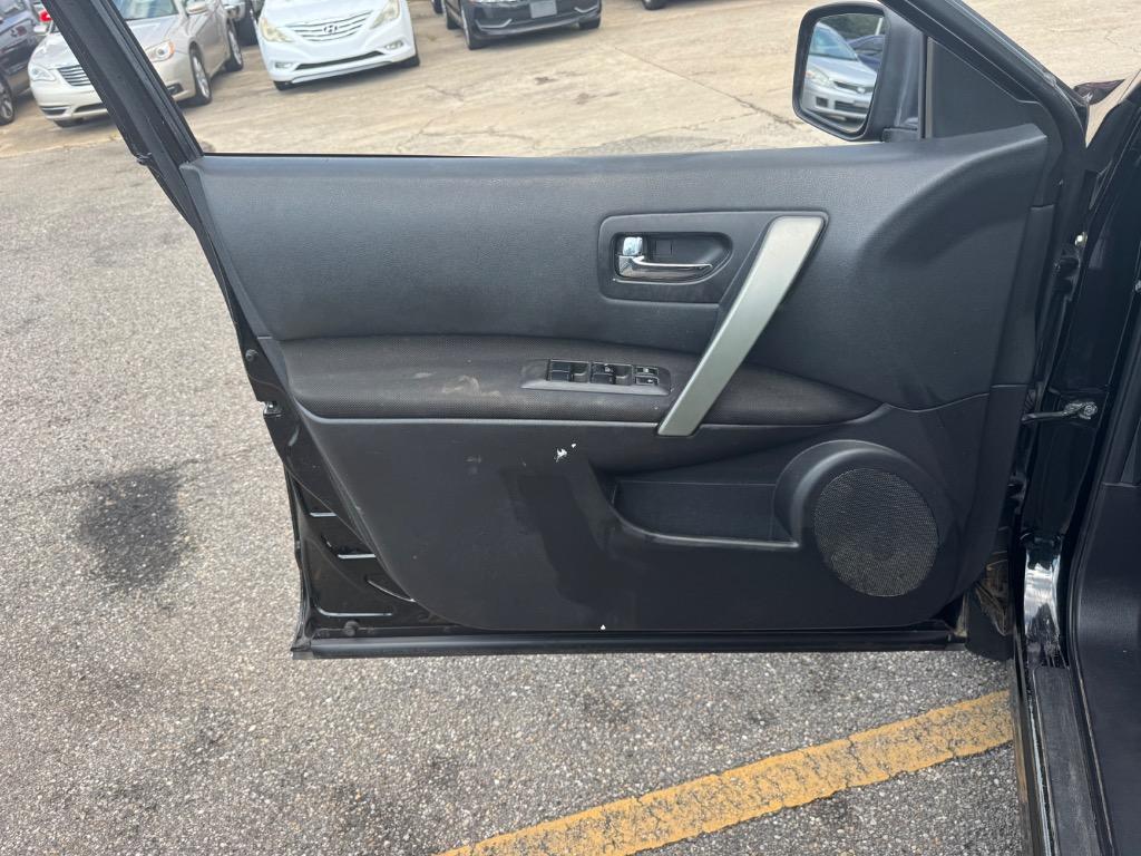 2014 Nissan Rogue - $8,300