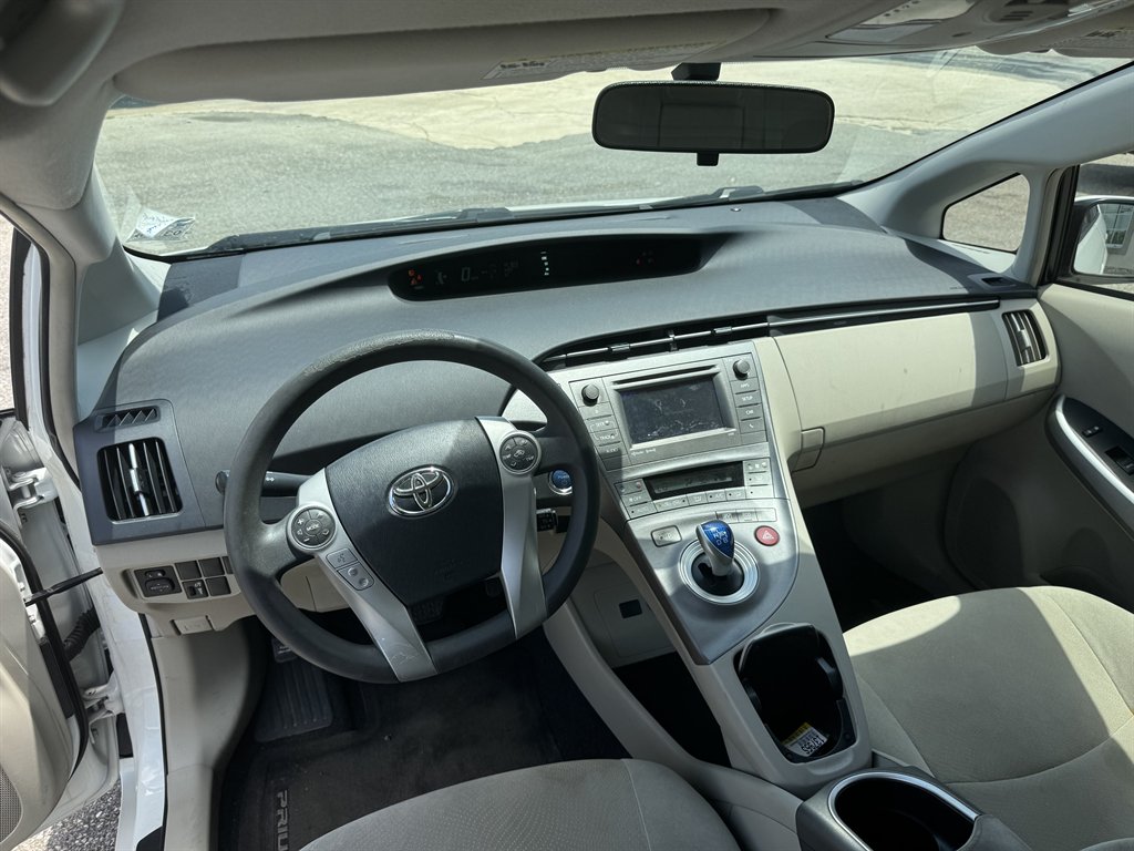 2014 Toyota Prius One photo