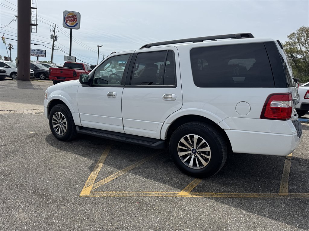 2017 Ford Expedition XLT photo