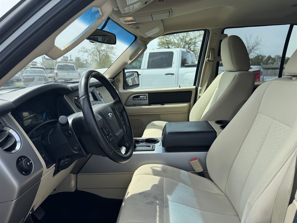 2017 Ford Expedition XLT photo