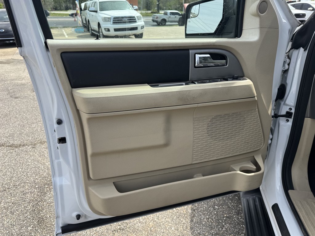 2017 Ford Expedition XLT photo