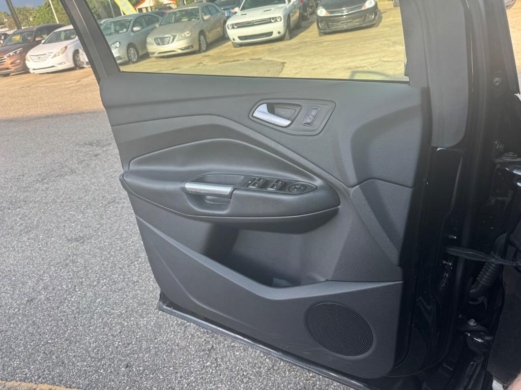2018 Ford Escape - $11,995