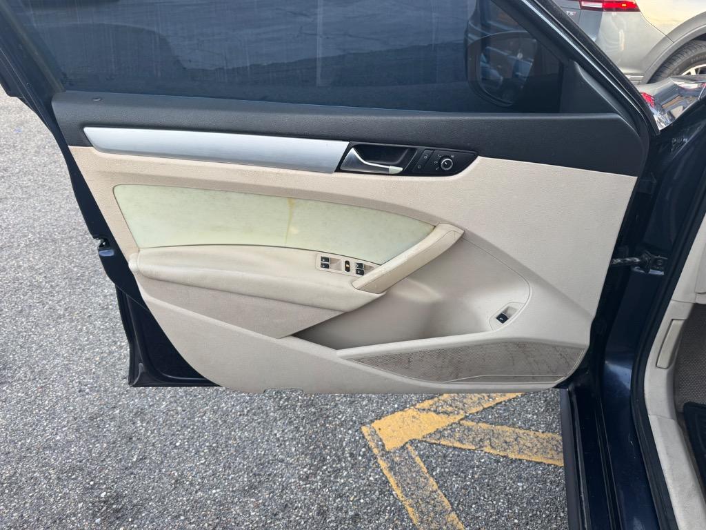 2012 Volkswagen Passat - $6,600