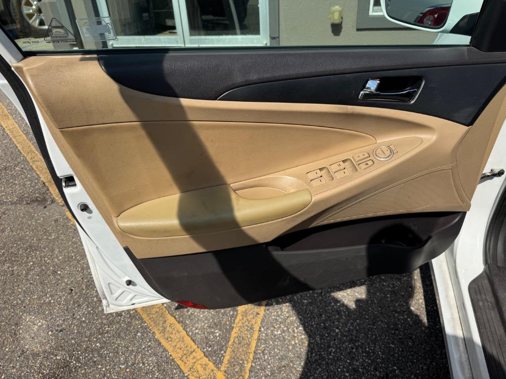 2013 Hyundai Sonata - $6,995